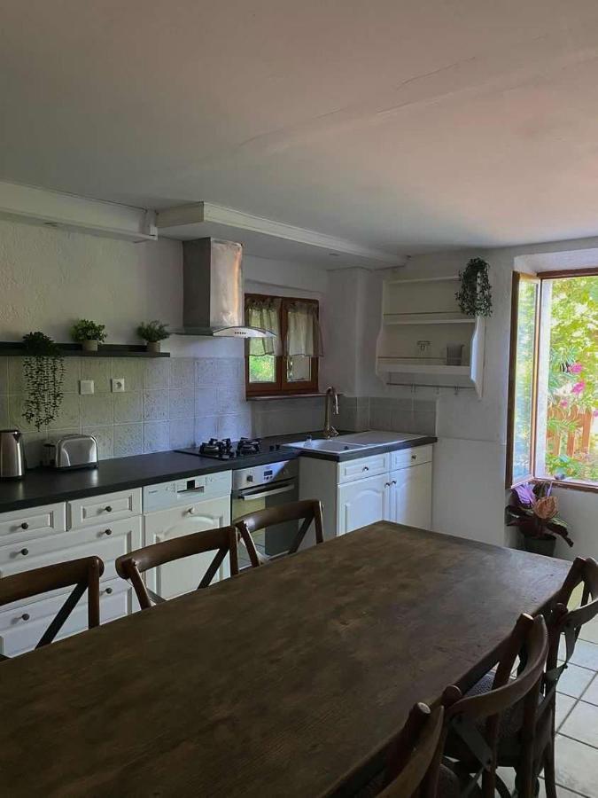 Jolie Maisonnette Hébergement de vacances Niozelles